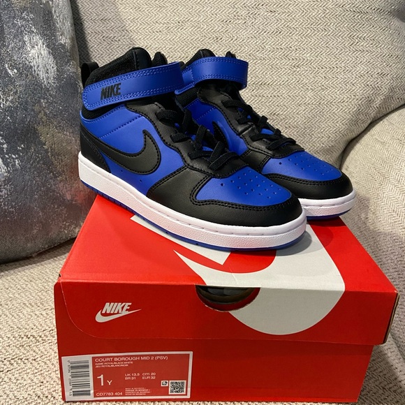 Nike court borough mid 2 boys size 1 blue/black NWT! - Picture 3 of 8